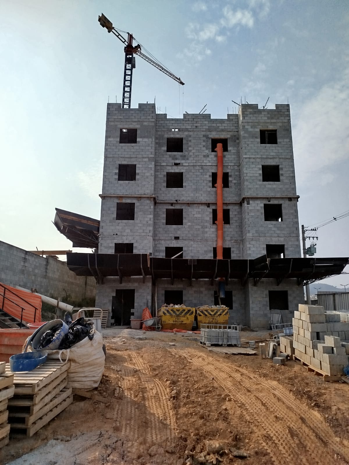 Obra do Modena MBigucci em Agosto 2025