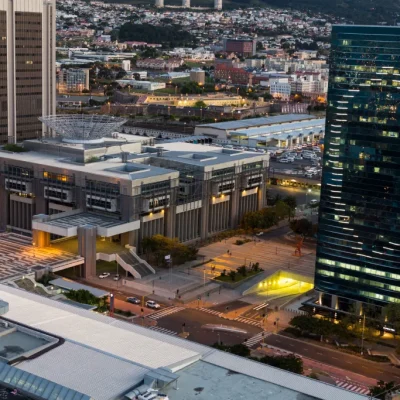 Infraestrutura corporativa: como salas de reunião e áreas comuns reduzem os custos da sua empresa